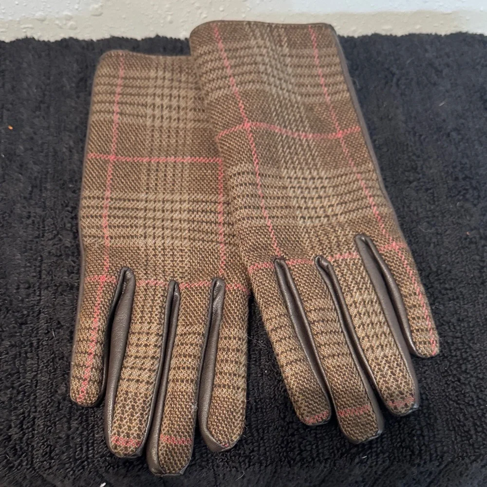 Worthington Checkered Brown and Red Gloves